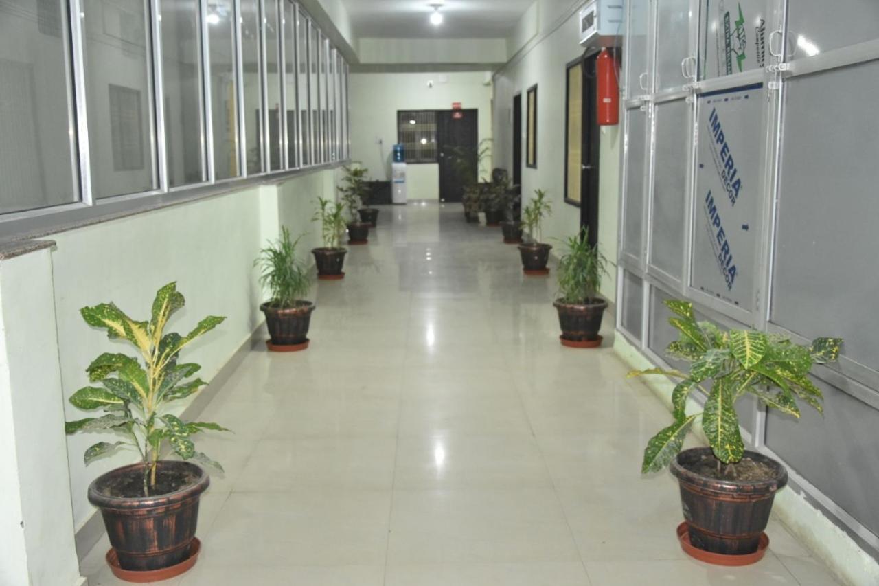 Hotel Yug Residency Varanasi Exterior foto